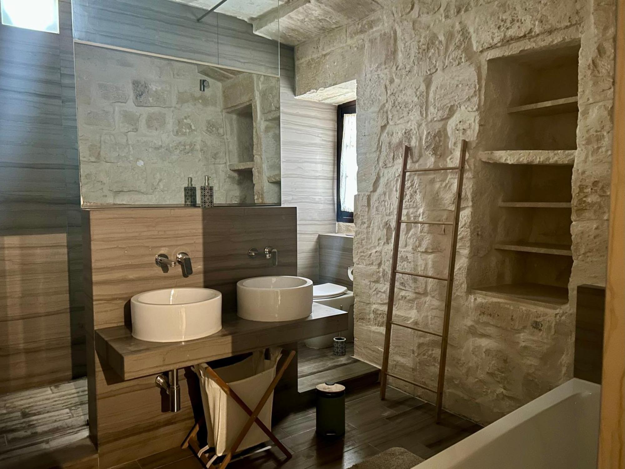 Traditional House Of Character With Terrace - Central, Cozy & Calm Appartement Birkirkara Buitenkant foto